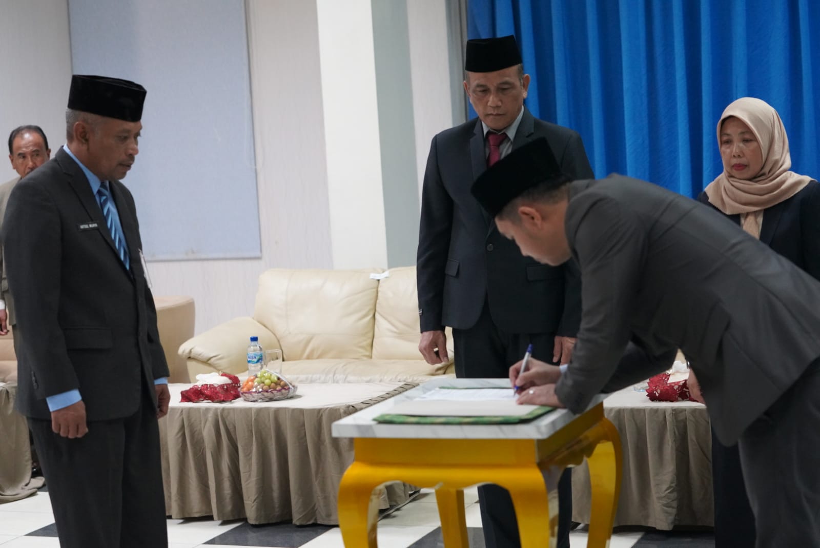 Lantik 3 ASN Sekda Paser Minta Tingkatkan Pelayanan Lebih Profesional