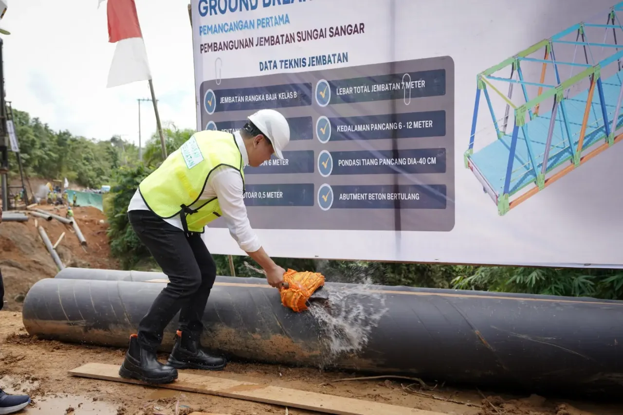 Tingkatkan Infrastruktur Pedesaan, Pemkab Paser Lakukan Ground Breaking Jembatan Sungai Sangar