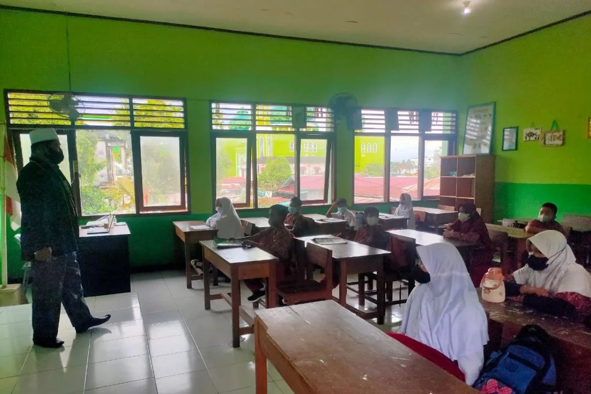 Disdikbud Paser Tidak Membenarkan Perpeloncoan saat MPLS