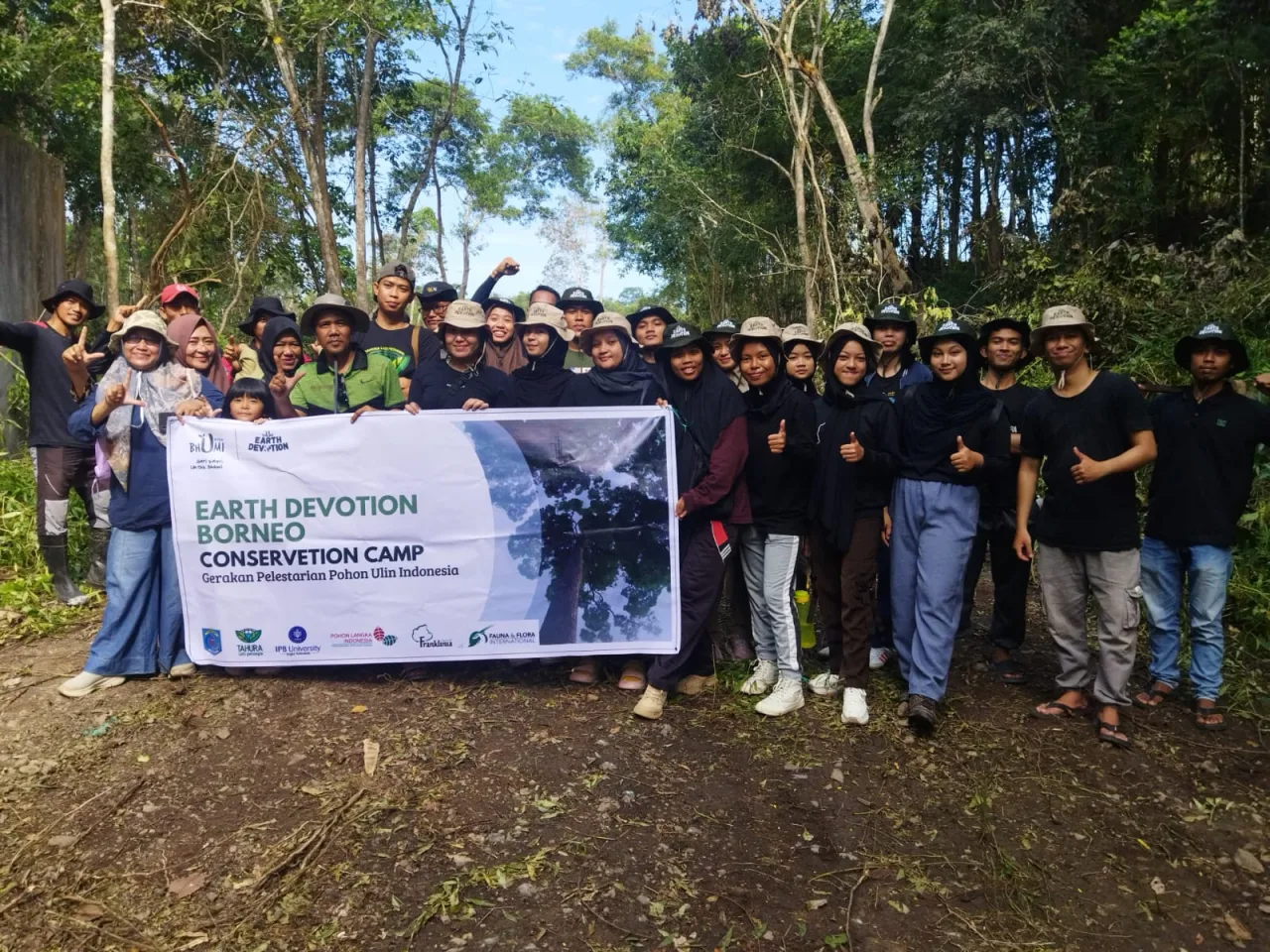 DLH Paser dan Yayasan Untuk Bhumi Indonesia Tanam 250 Ulin di Kawasan Tahura