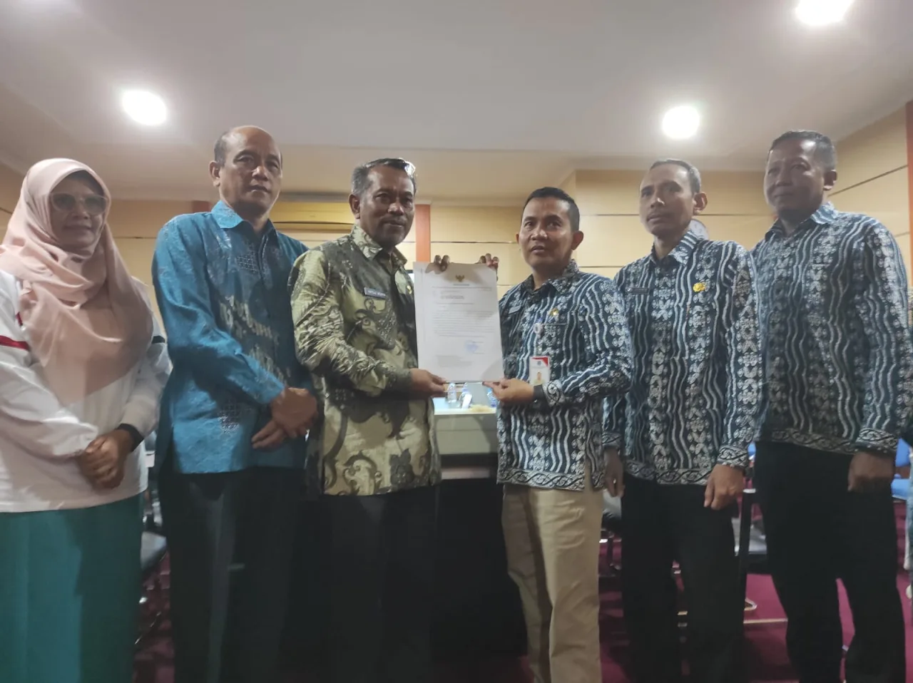 TAPD Paser Serahkan Dokumen Perubahan KUA dan PPAS 2024 kepada Banggar Dewan