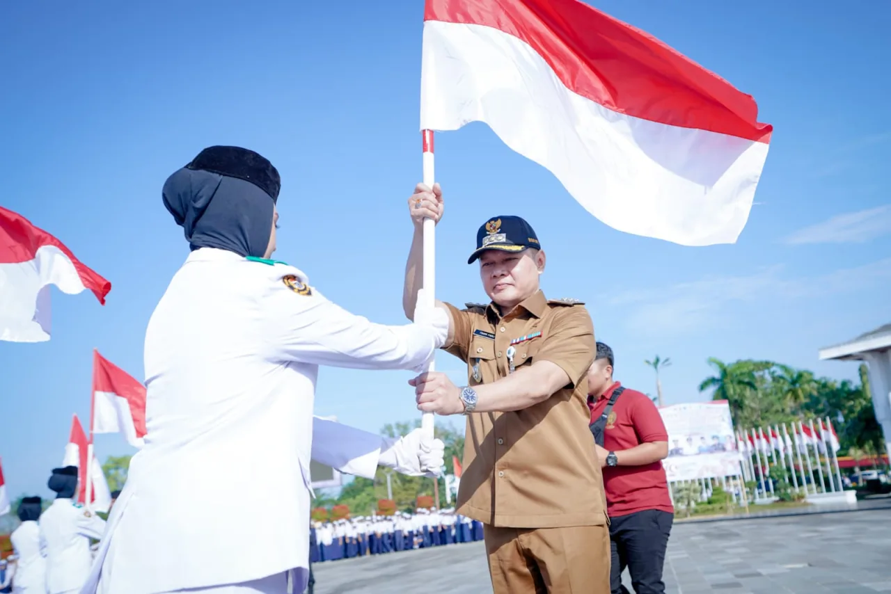 Semarakkan HUT ke-79 RI, Pemkab Paser Bagikan 3.200 Bendera Merah Putih