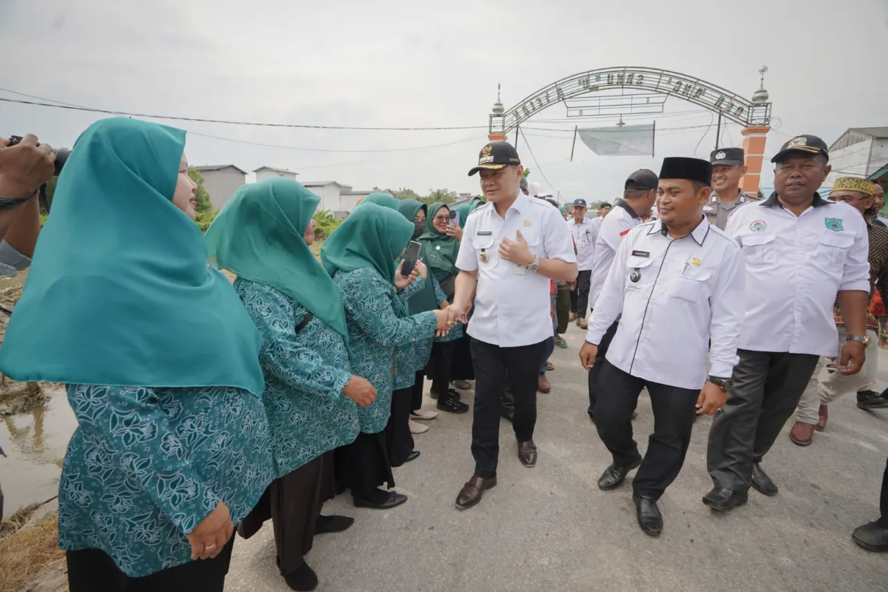 Proyek Jalan di Maruat dan Petiku Segera Dituntaskan