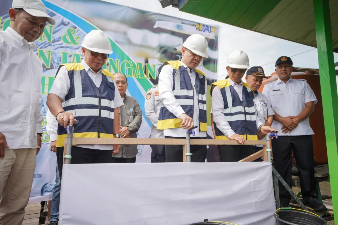 Penuhi Sarana Air Bersih, Bupati Paser Resmikan Jaringan Air Bersih Kampung Warna Warni Desa Janju