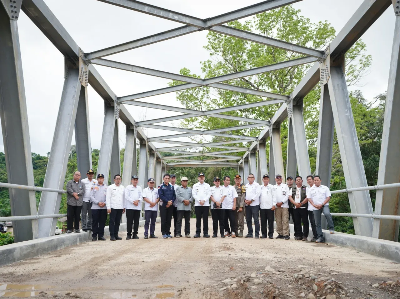 Pemkab Paser Tinjau Proyek Infrastruktur, Kini Desa Kepala Telake Tidak Terisolir Lagi