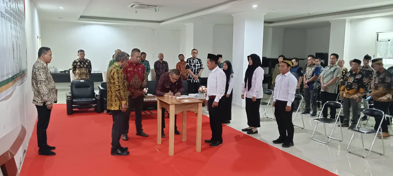 Sekda Paser Lantik Anggota BPD PAW dari Empat Desa