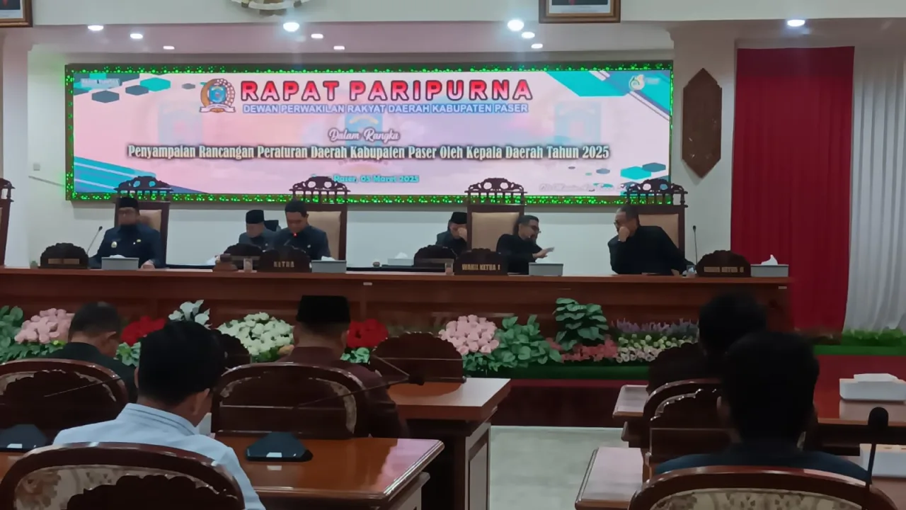 Wabup Paser Ikhwan Antasari Apresiasi Pandangan Umum Fraksi terhadap Lima Raperda