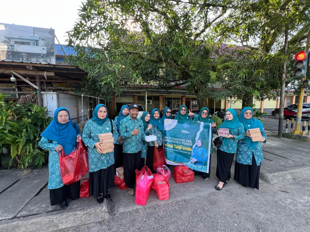 TP PKK Bagikan 25.283 Kotak Takjil Intuk Masyarakat Paser