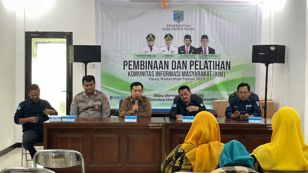 Diskominfostaper Paser Gelar Pembinaan KIM di Kelurahan Long Kali