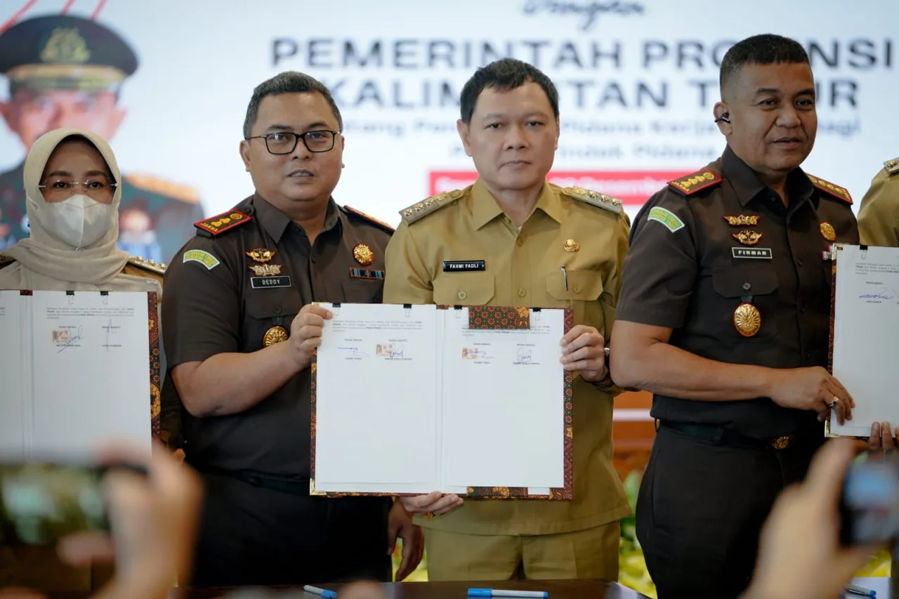 Tandatangani Kerja Sama Bersama Kejaksaan, Pemkab Paser Perkuat Pendekatan Hukum yang Humanis