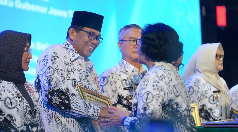 Paser Raih Anugerah Tertinggi PGRI, Bukti Komitmen Bupati Fahmi untuk Pendidikan