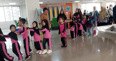 DPMPTSP Paser Perkenalkan Layanan Publik di MPP saat Kunjungan para Guru dan Siswa TK