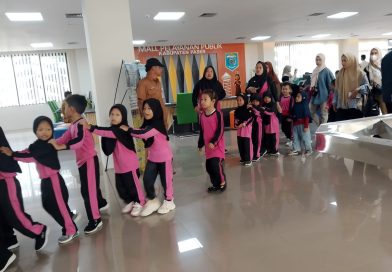 DPMPTSP Paser Perkenalkan Layanan Publik di MPP saat Kunjungan para Guru dan Siswa TK