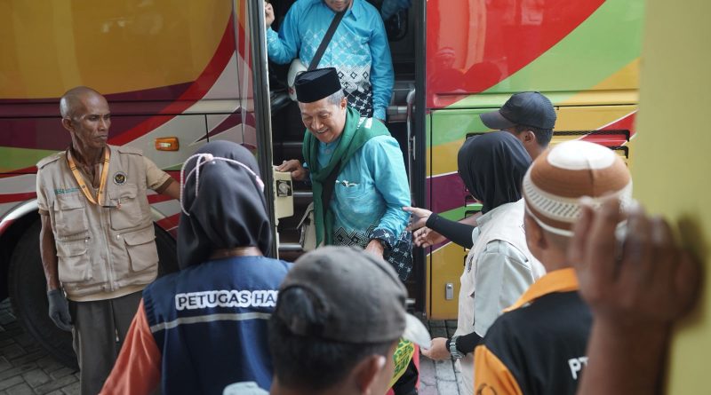 156 Calon Haji Kloter Terakhir Asal Paser Tiba di Embarkasi Balikpapan