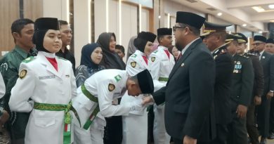 Wabup Paser Kukuhkan 80 Anggota Paskibraka